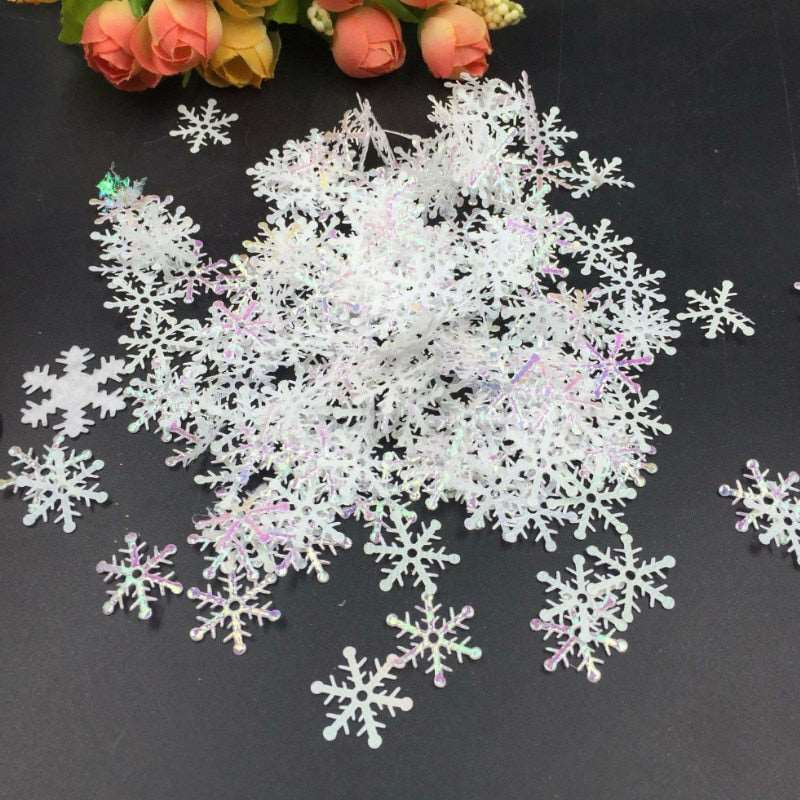 200pcs 3cm Magical Snowflakes for Christmas