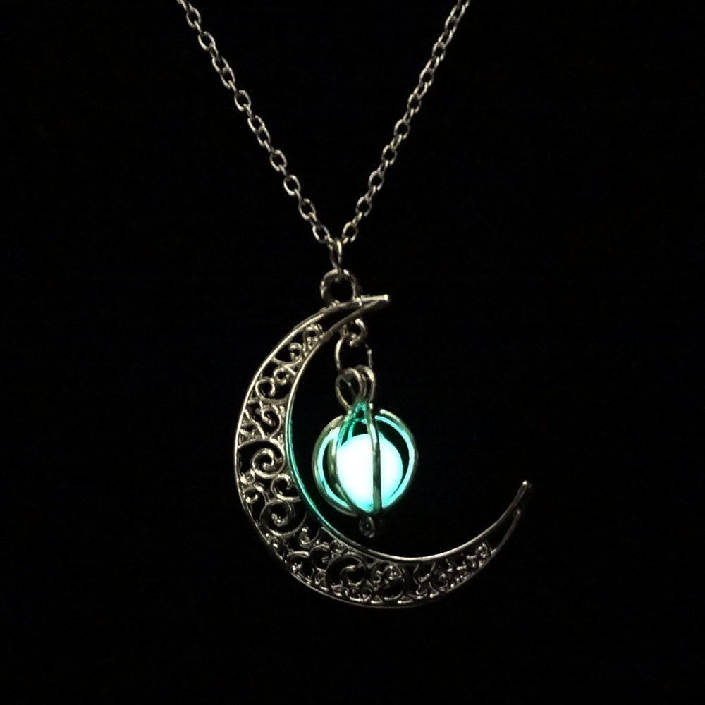 4-Color luminous moon chain necklace